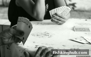 捕鱼王带你玩转牌九：心理博弈的制胜法则与实战技巧